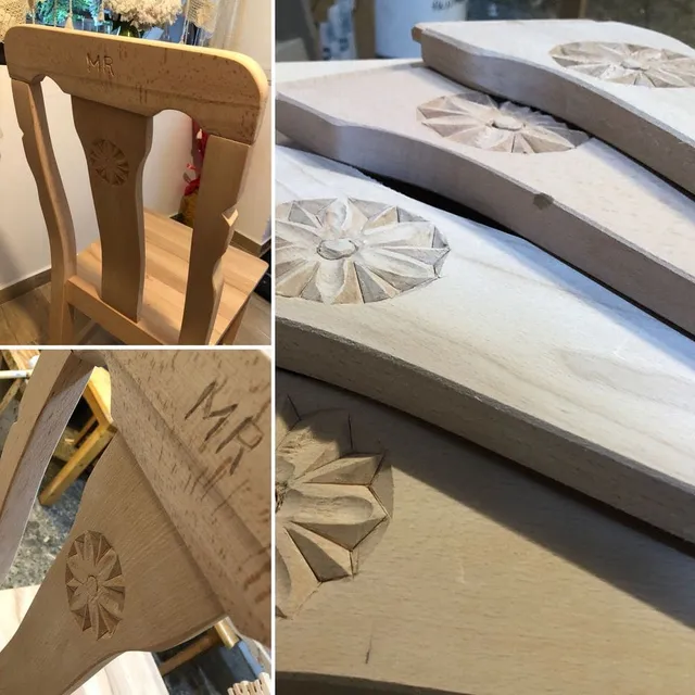 Detaliu sculptura pe spatar scaun din lemn masiv