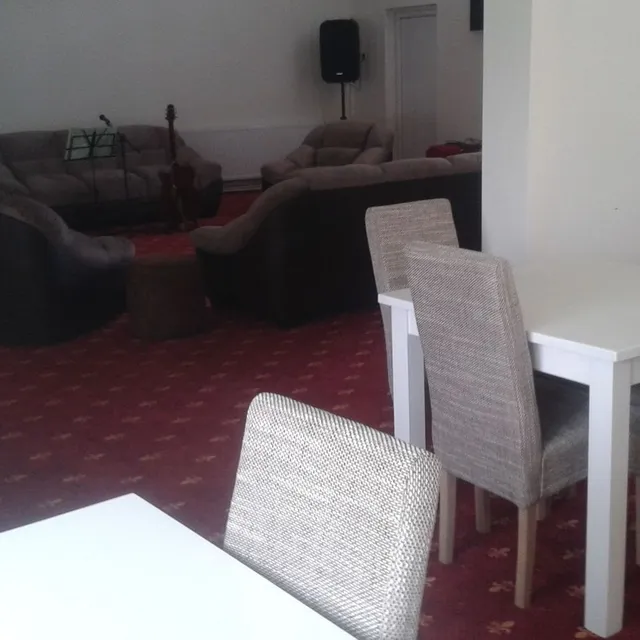 Fotolii din lemn masiv Casa Avram — detaliu finisaj