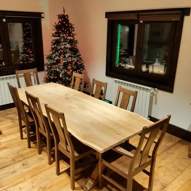 Scaun Cristin din lemn masiv — detaliu spatar si tapiterie