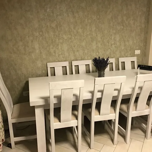 Set mobila living din lemn masiv — masa si scaune