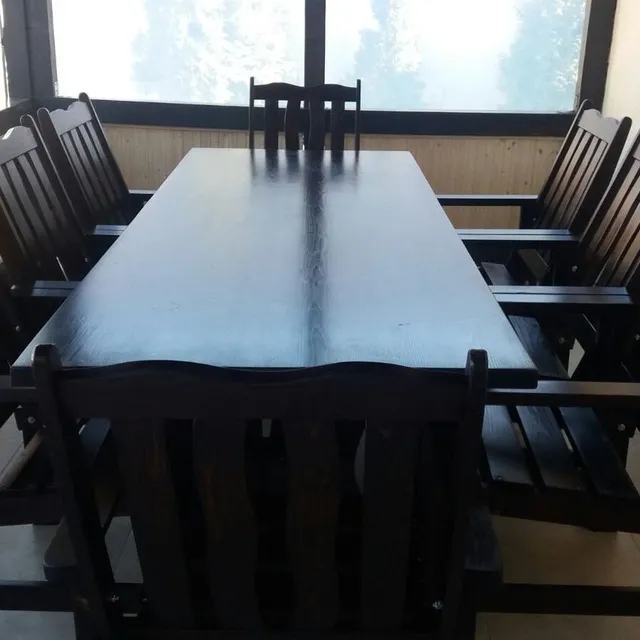 Scaune terasa inchisa din lemn masiv — vedere de ansamblu