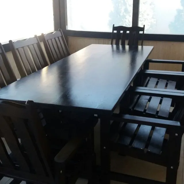 Set terasa inchisa rustic — masa si scaune din lemn masiv